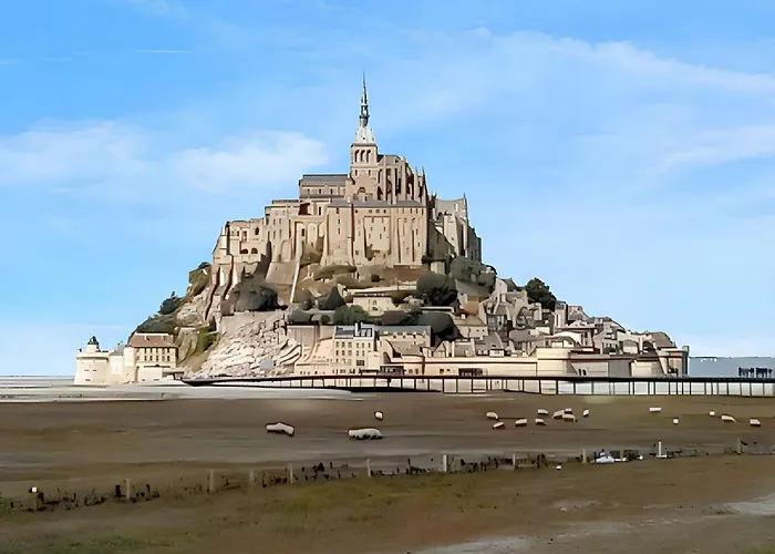 Maison Charmante Près De Avec Terrasse. Casa vacanze Chanteloup (Manche)