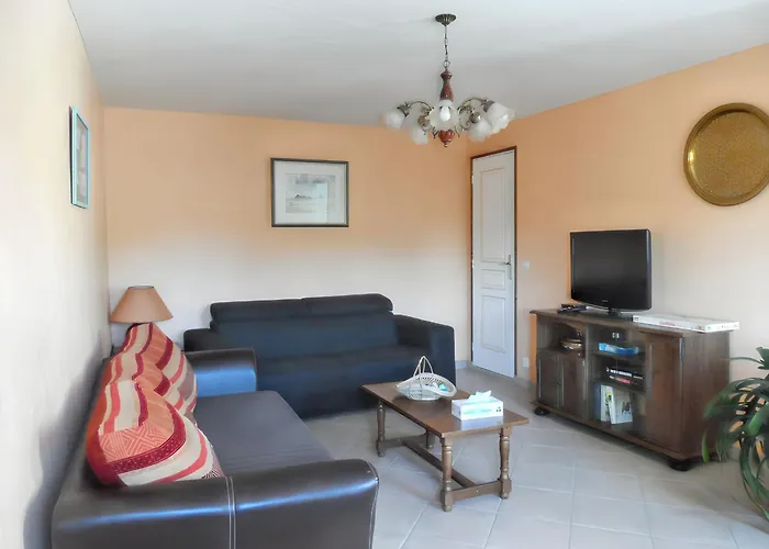 Maison Charmante Près De Avec Terrasse. Casa vacanze Chanteloup (Manche)